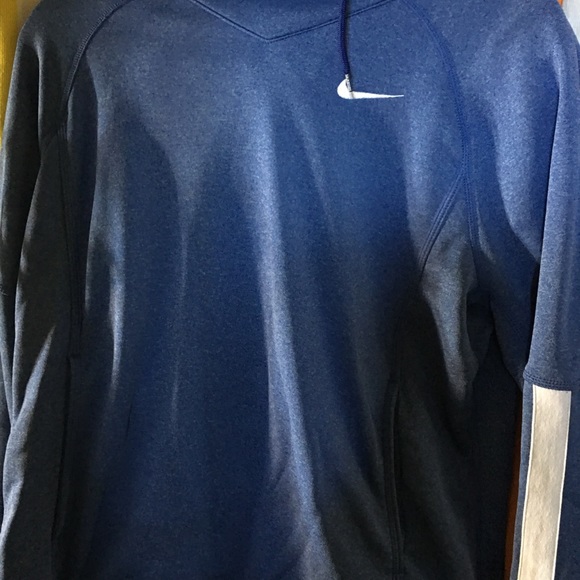Nike pull over - Picture 2 of 7